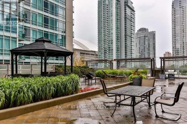 702 - 381 Front Street W, Toronto, Ontario  M5V 3R8 - Photo 14 - C12730488