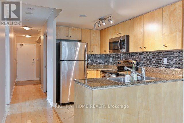 702 - 381 Front Street W, Toronto, Ontario  M5V 3R8 - Photo 4 - C12730488