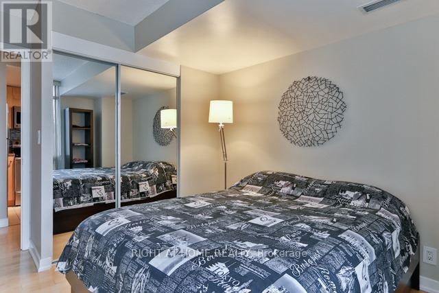 702 - 381 Front Street W, Toronto, Ontario  M5V 3R8 - Photo 7 - C12730488