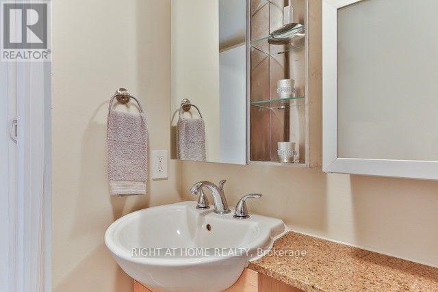 702 - 381 Front Street W, Toronto, Ontario  M5V 3R8 - Photo 9 - C12730488