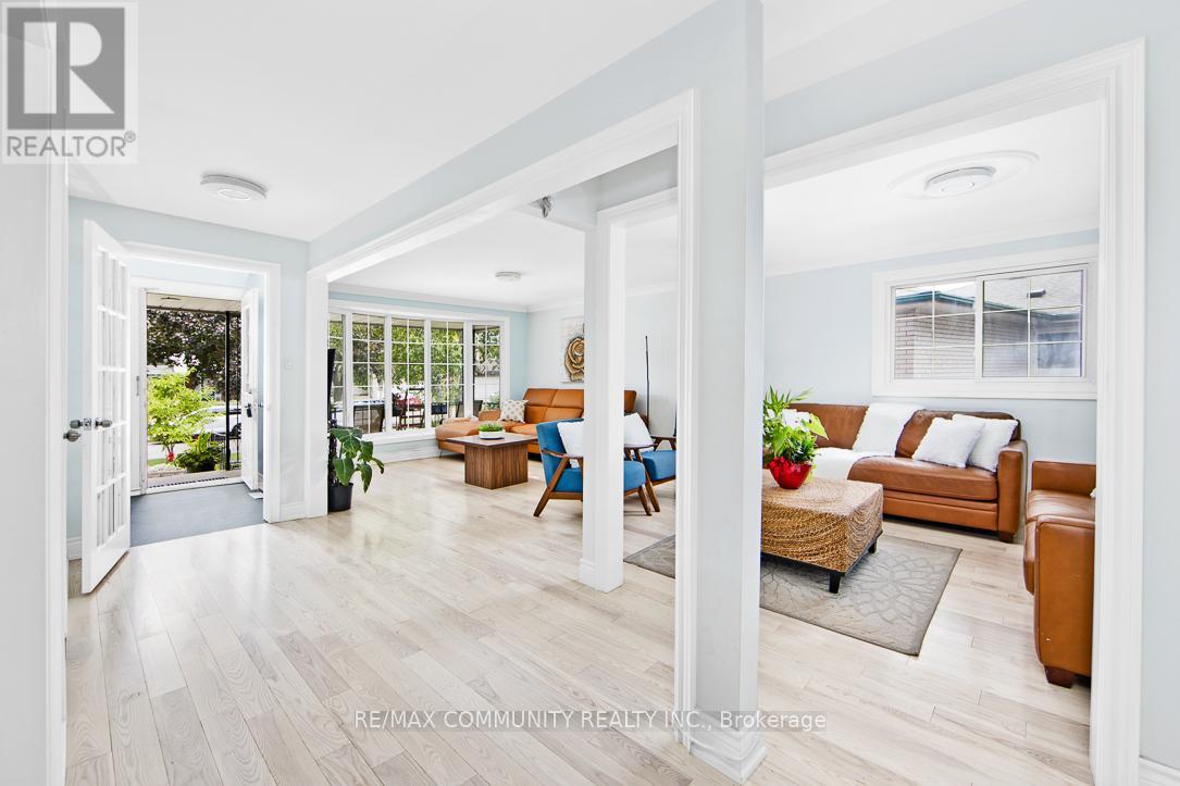 168 Kingslake Road, Toronto, Ontario  M2J 3G3 - Photo 4 - C12730494