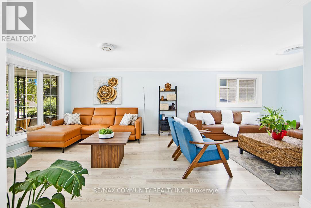 168 Kingslake Road, Toronto, Ontario  M2J 3G3 - Photo 6 - C12730494