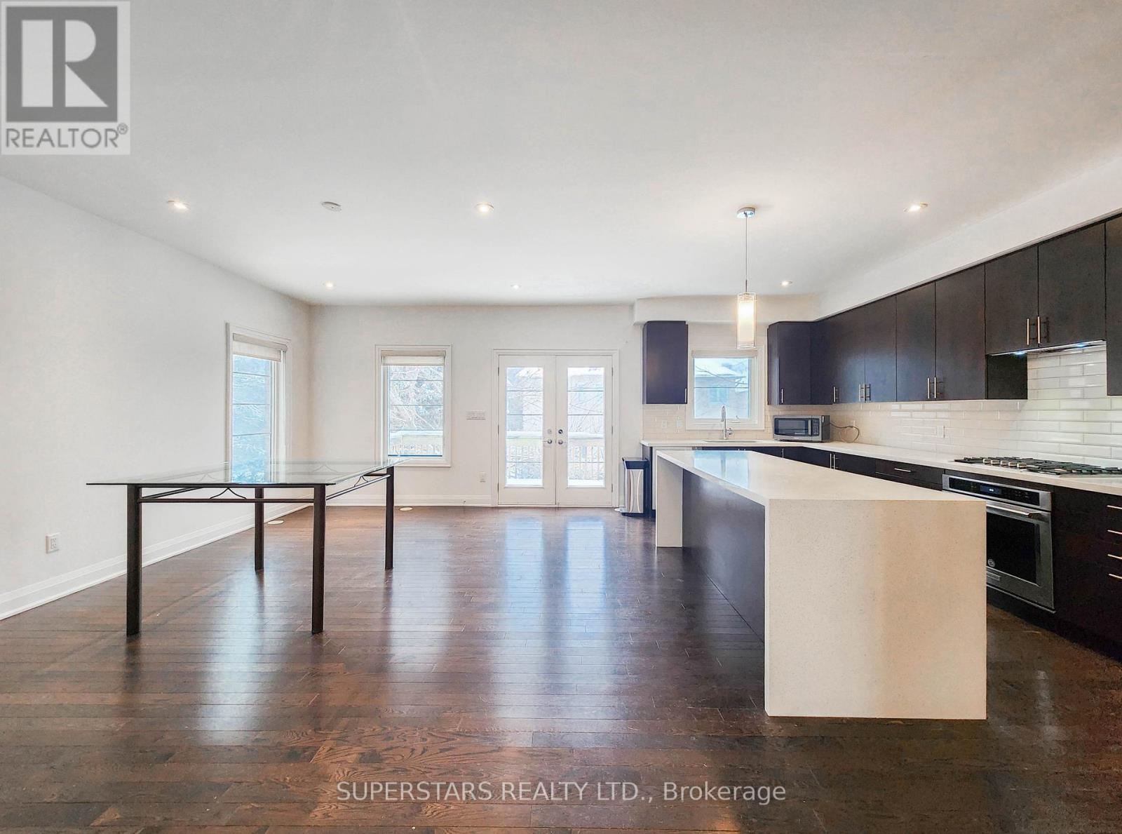 57 Divon Lane, Richmond Hill, Ontario L4B 0G4 - Photo 2 - N12730504