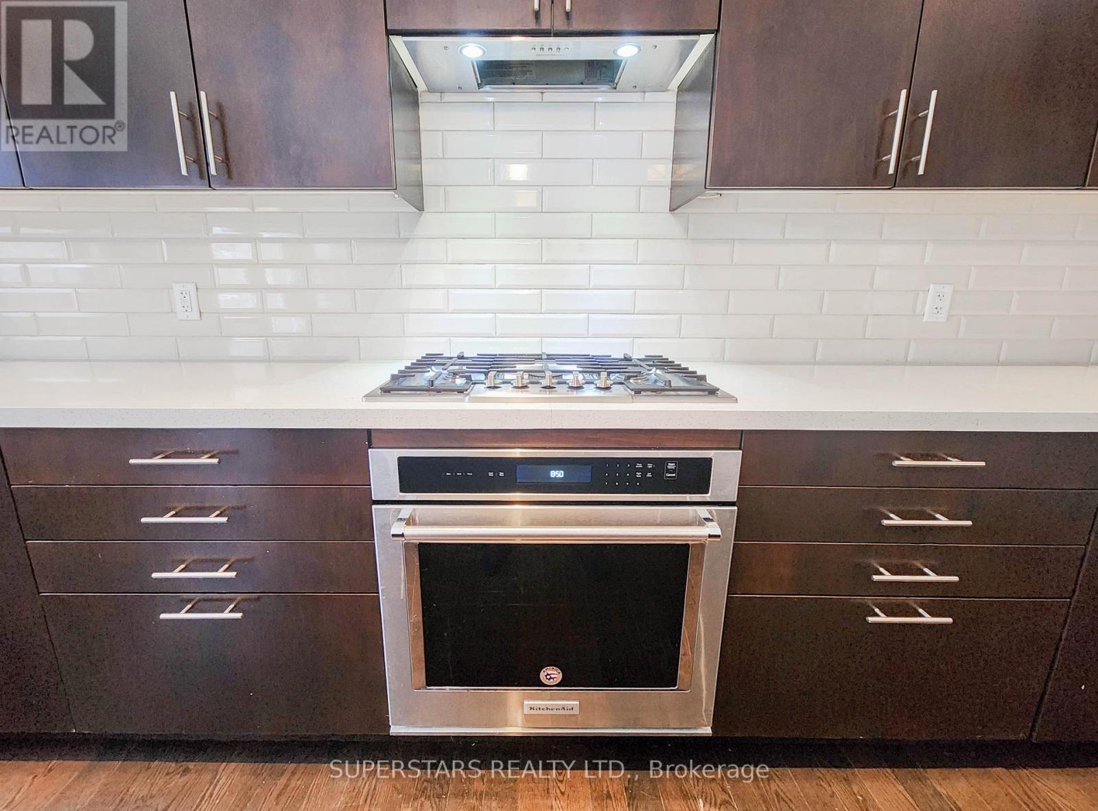 57 Divon Lane, Richmond Hill, Ontario L4B 0G4 - Photo 4 - N12730504