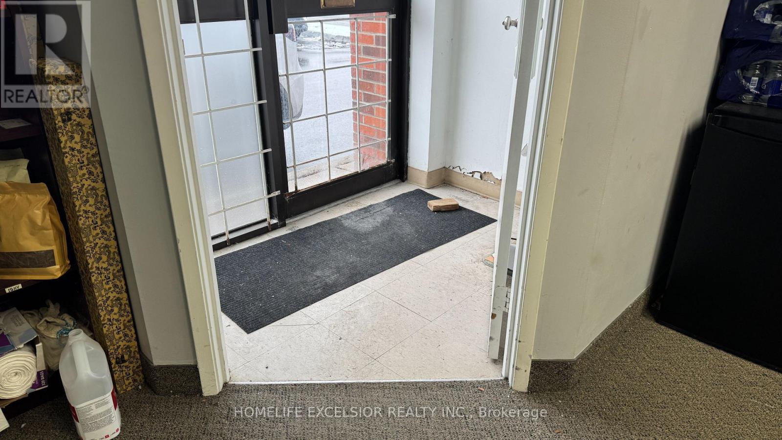 6 - 825 Denison Street, Markham, Ontario  L3R 5E4 - Photo 4 - N12730508