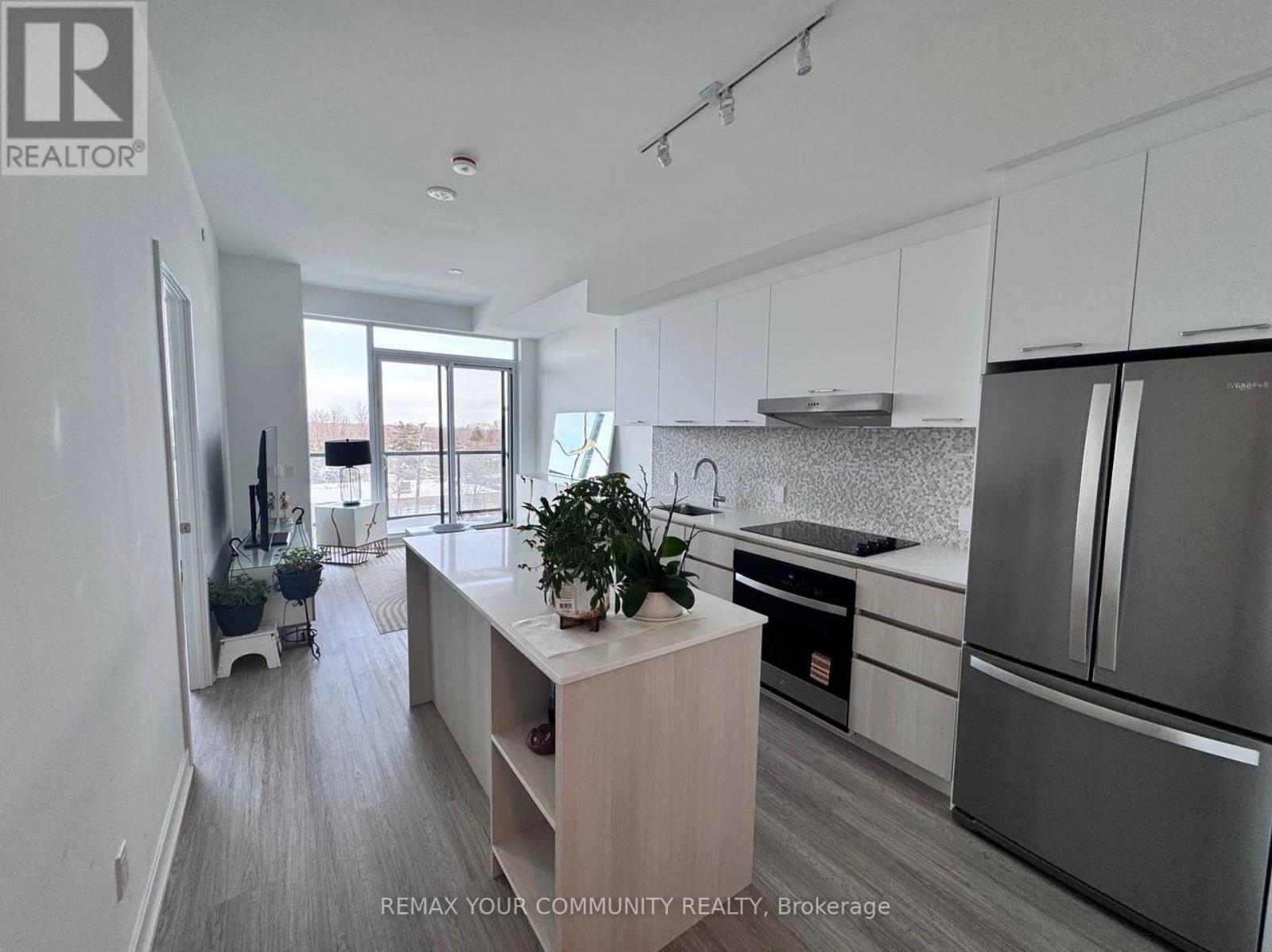 515 - 8188 Yonge Street, Vaughan, Ontario  L4J 1W5 - Photo 2 - N12711054