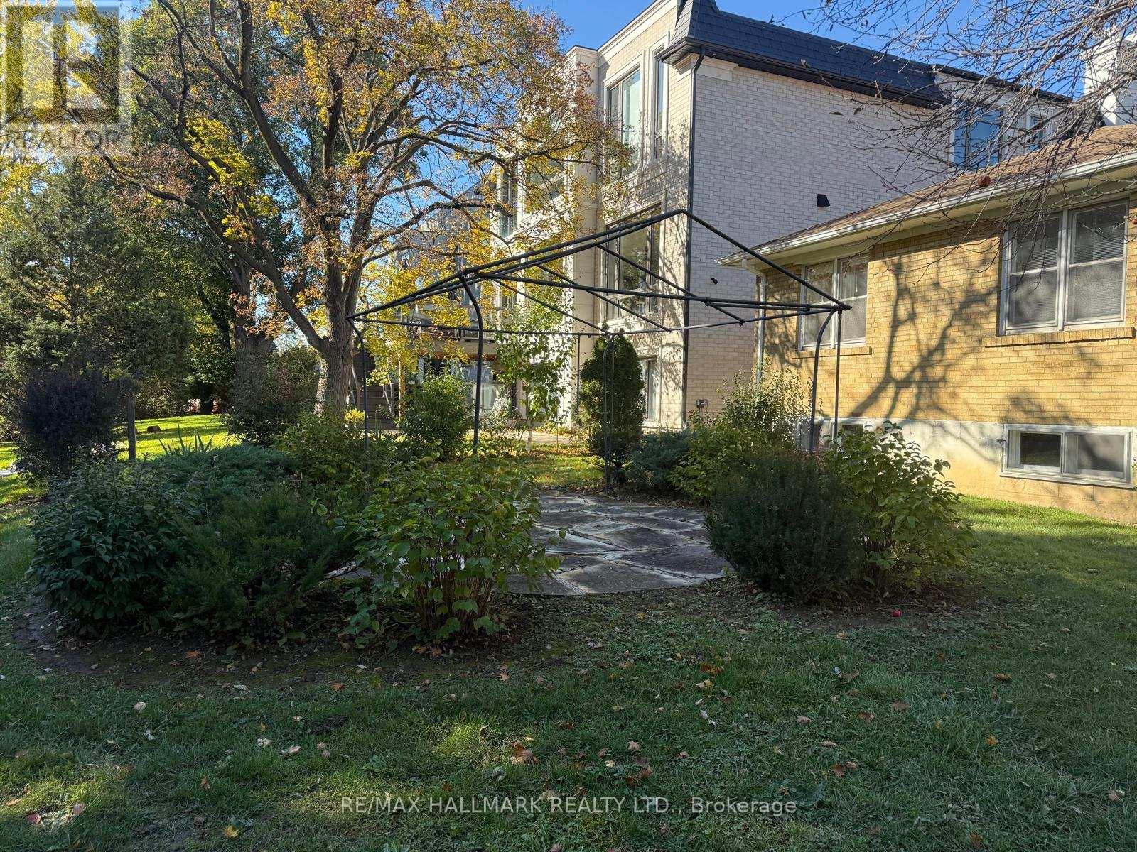 211 Newton Drive, Toronto, Ontario  M2M 2P2 - Photo 37 - C12730190