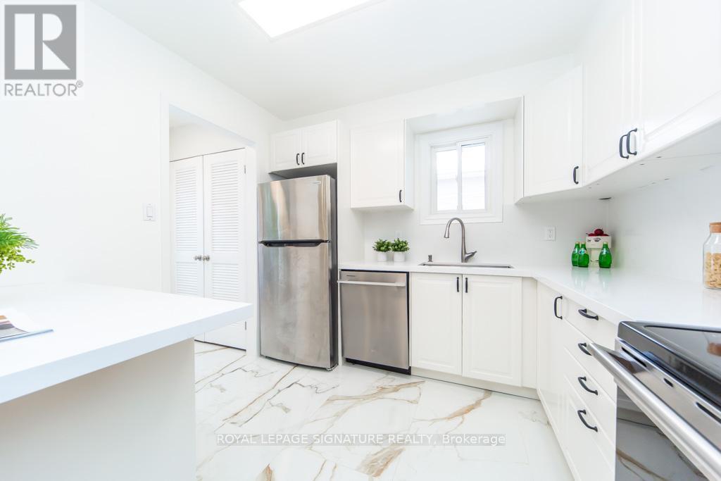 6172 Kindree Circle, Mississauga, Ontario  L5N 3C2 - Photo 14 - W12730162