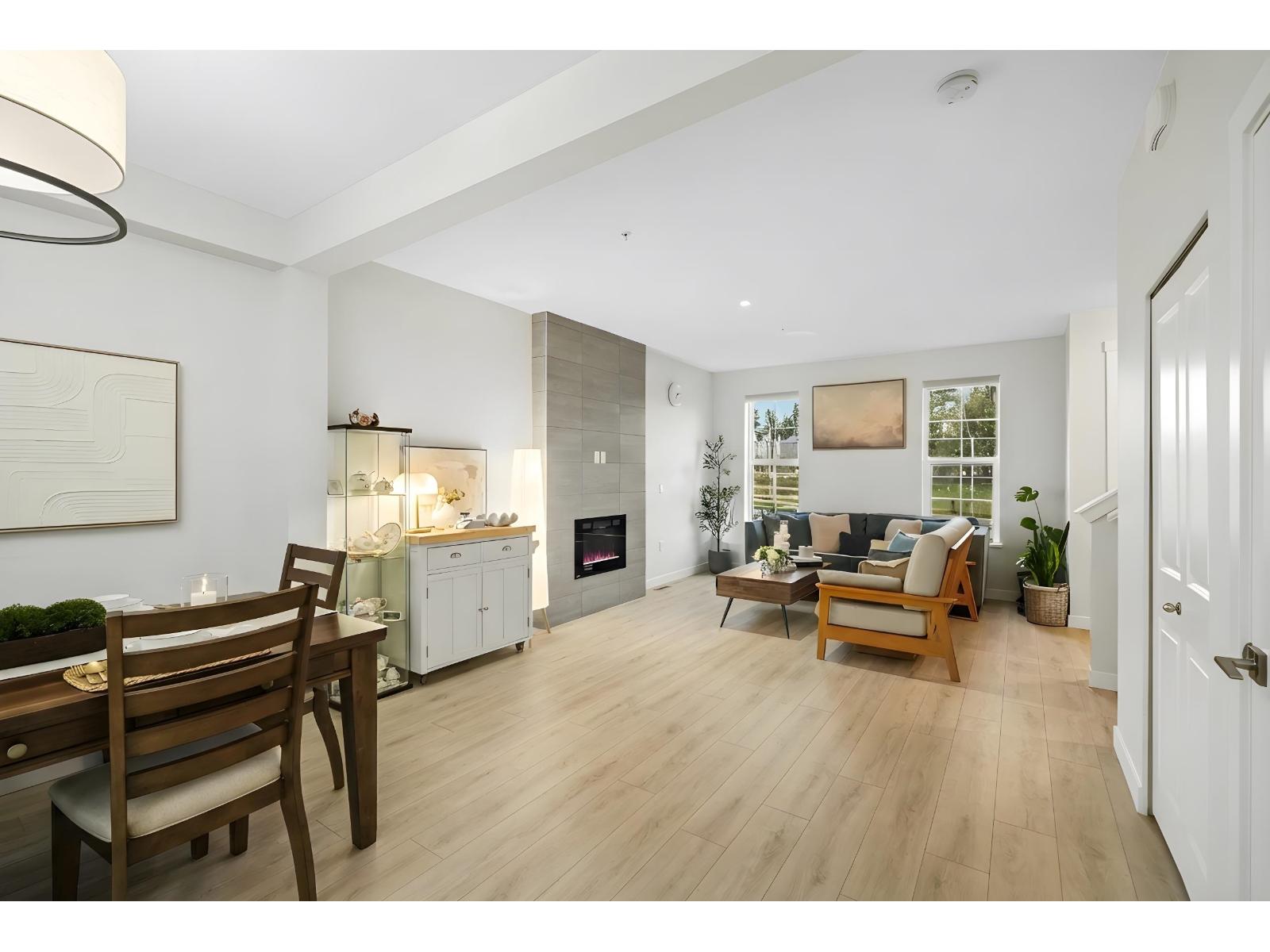 20181 83 Avenue, Langley, British Columbia  V2Y 4L1 - Photo 3 - R3083211