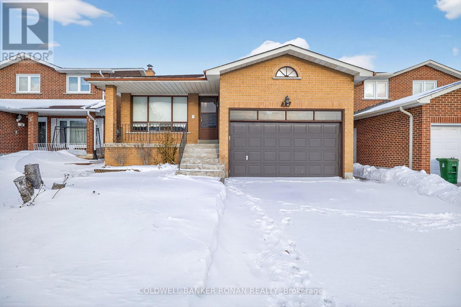 74 MINGLEHAZE DRIVE, Toronto, Ontario