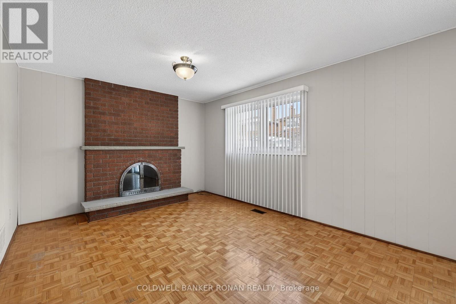 74 Minglehaze Drive, Toronto, Ontario  M9V 4W9 - Photo 16 - W12730458