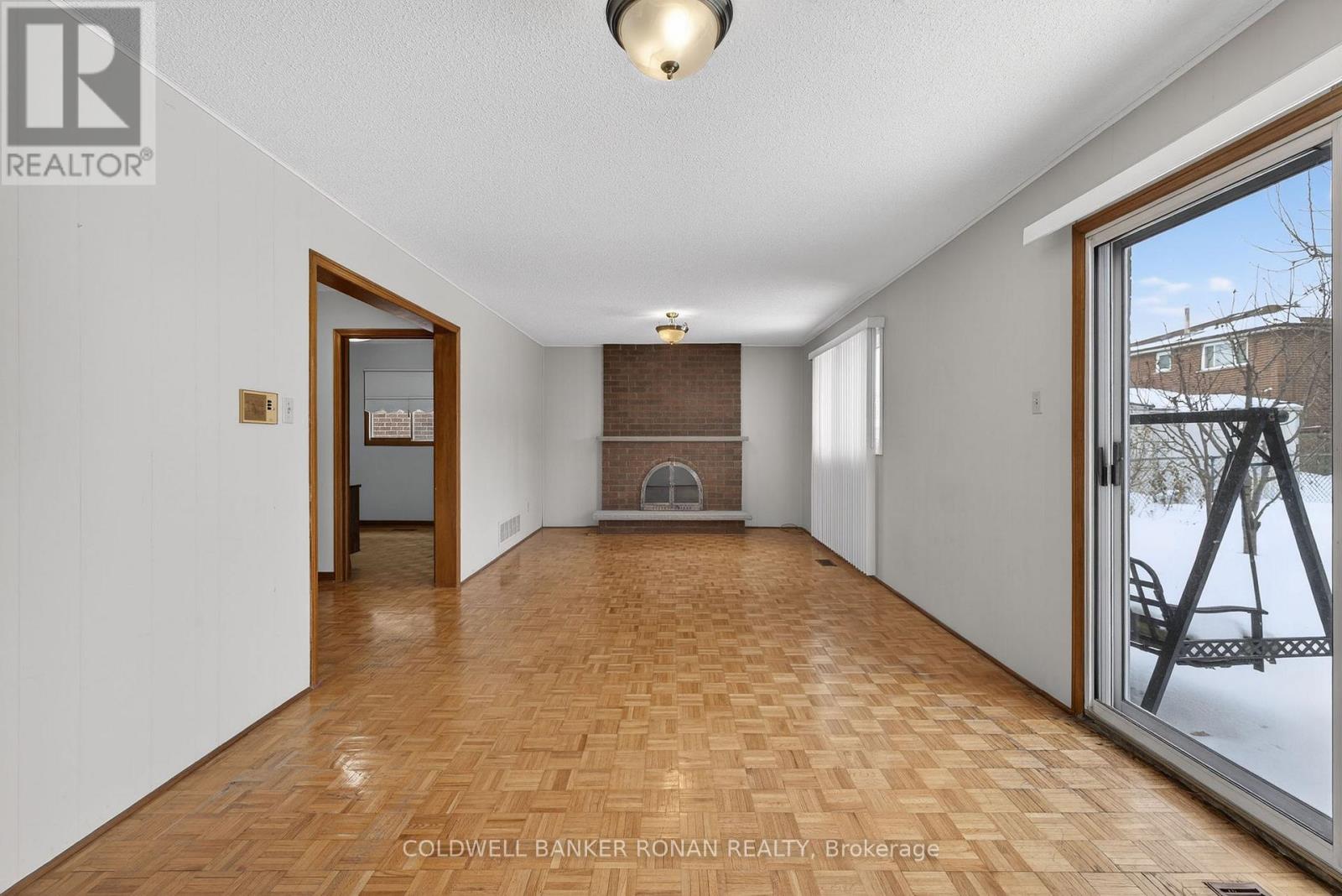 74 Minglehaze Drive, Toronto, Ontario  M9V 4W9 - Photo 20 - W12730458