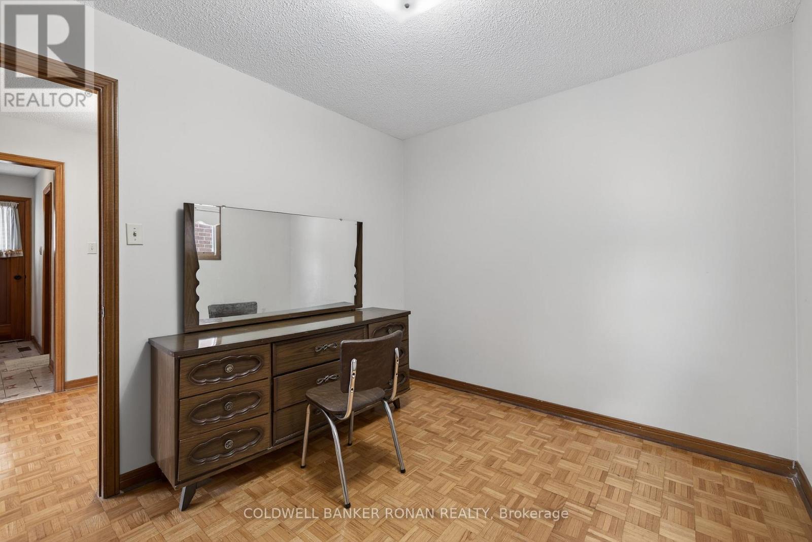 74 Minglehaze Drive, Toronto, Ontario  M9V 4W9 - Photo 22 - W12730458