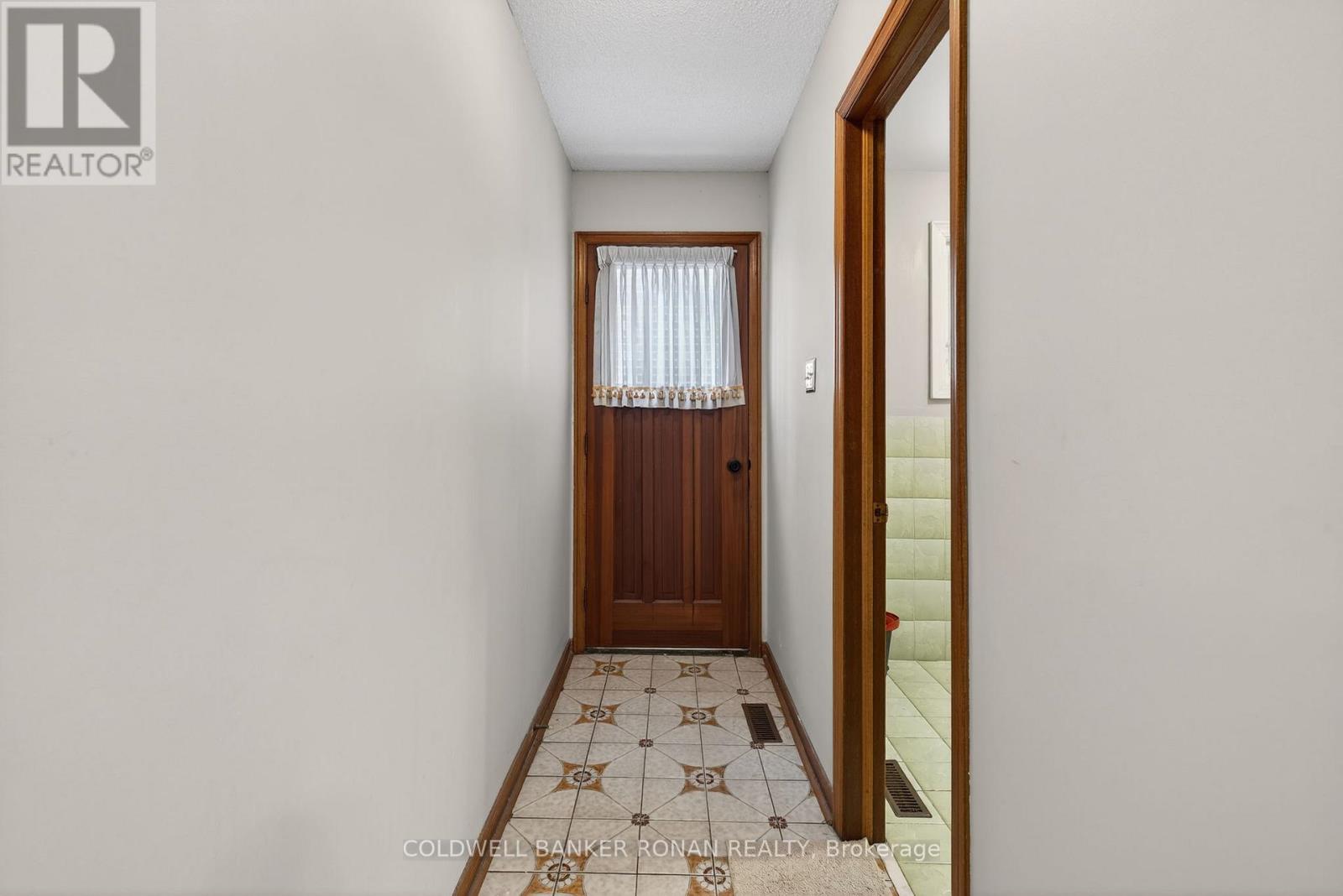 74 Minglehaze Drive, Toronto, Ontario  M9V 4W9 - Photo 24 - W12730458