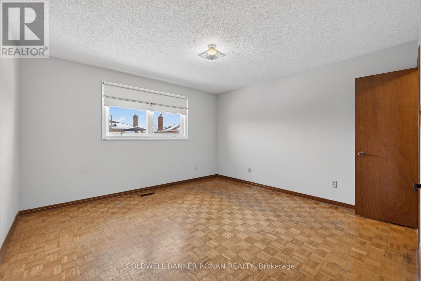 74 Minglehaze Drive, Toronto, Ontario  M9V 4W9 - Photo 29 - W12730458