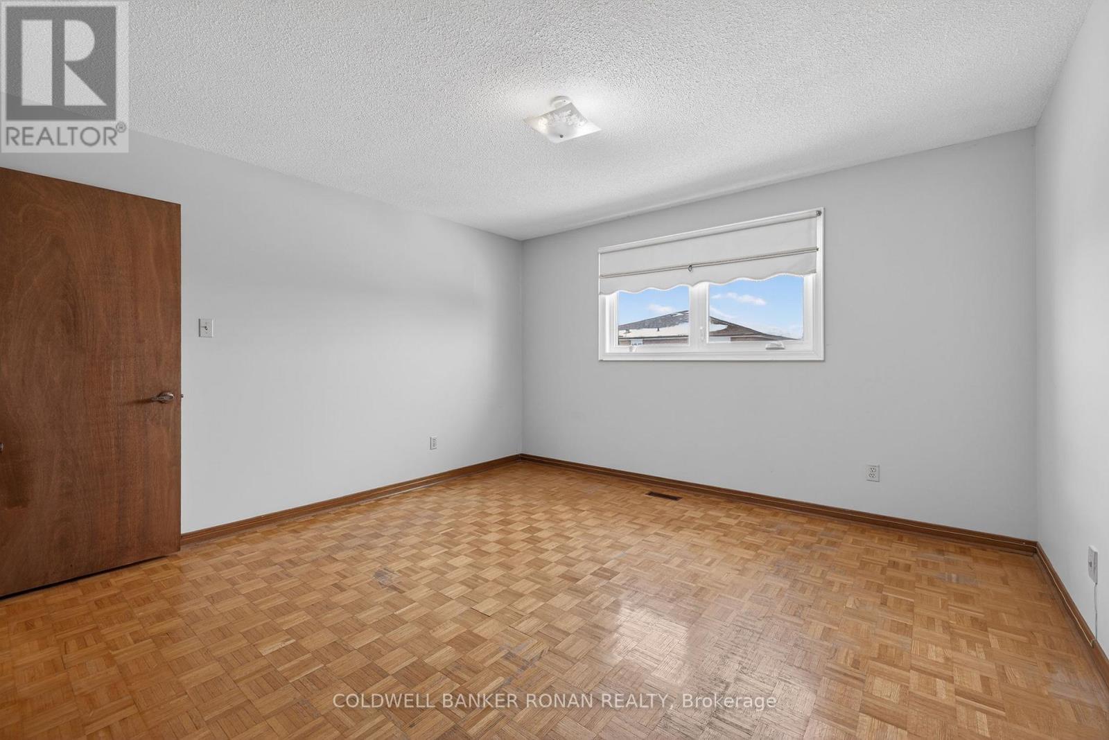 74 Minglehaze Drive, Toronto, Ontario  M9V 4W9 - Photo 31 - W12730458