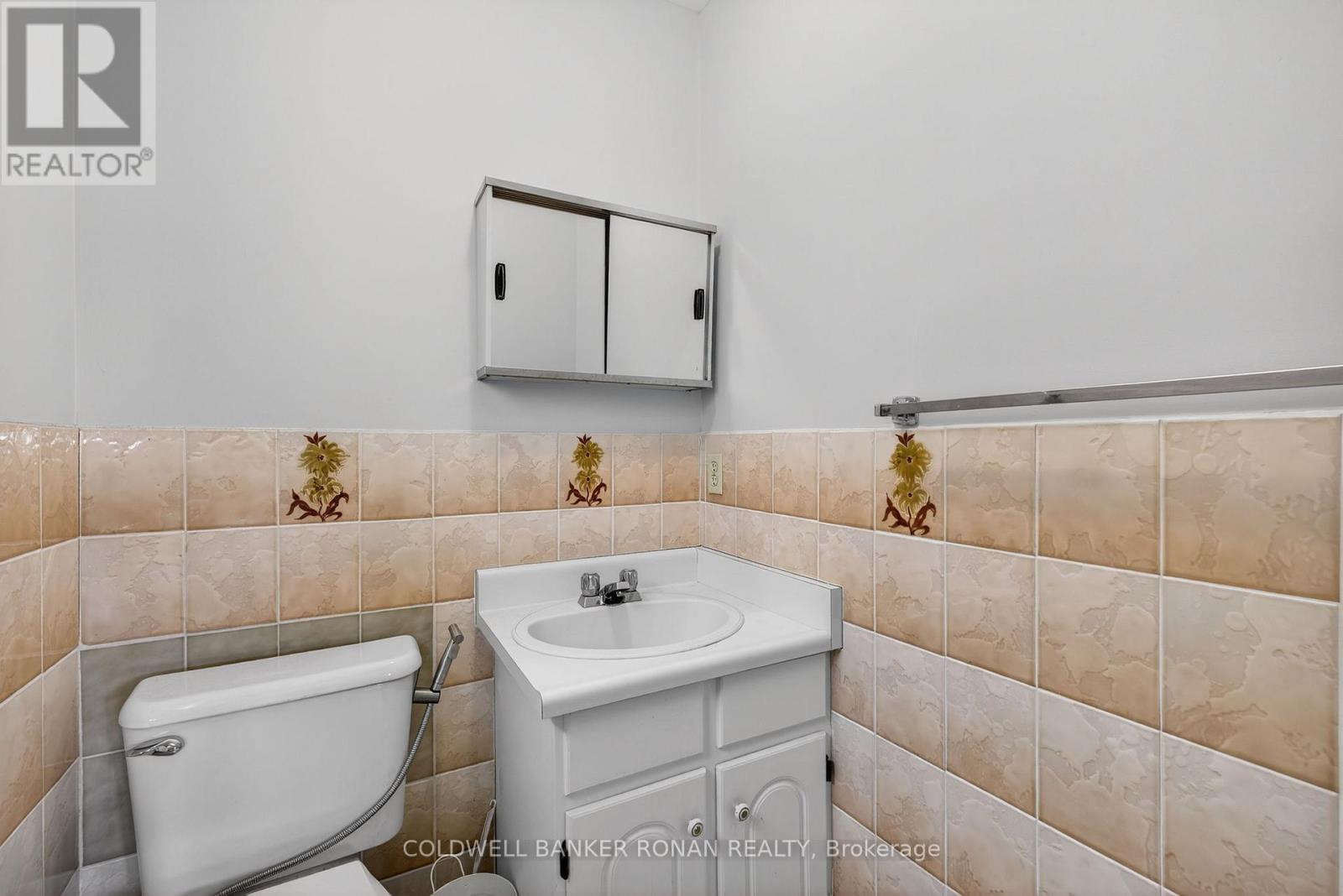 74 Minglehaze Drive, Toronto, Ontario  M9V 4W9 - Photo 32 - W12730458