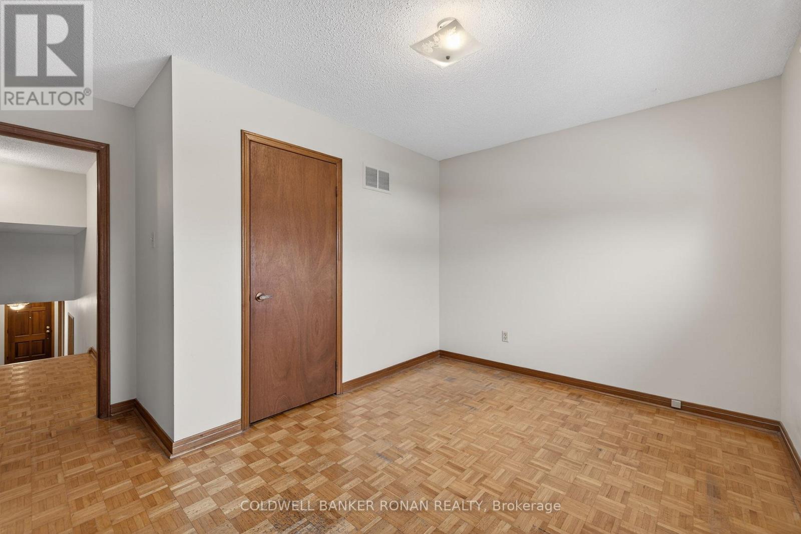 74 Minglehaze Drive, Toronto, Ontario  M9V 4W9 - Photo 33 - W12730458