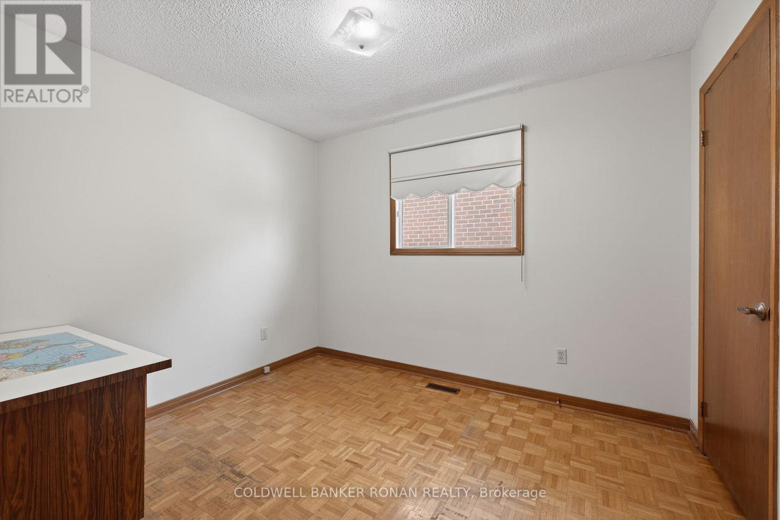 74 Minglehaze Drive, Toronto, Ontario  M9V 4W9 - Photo 35 - W12730458