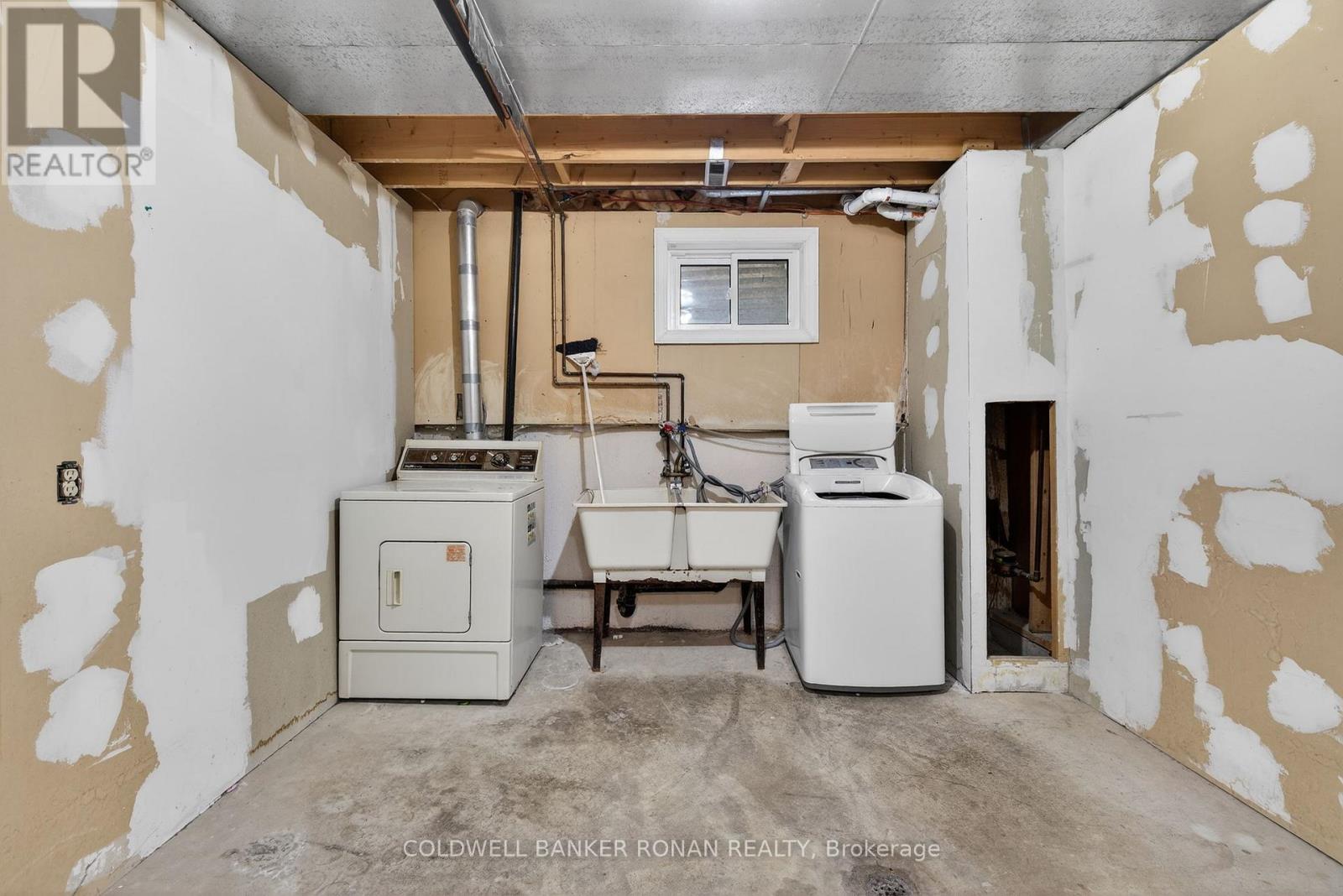 74 Minglehaze Drive, Toronto, Ontario  M9V 4W9 - Photo 44 - W12730458