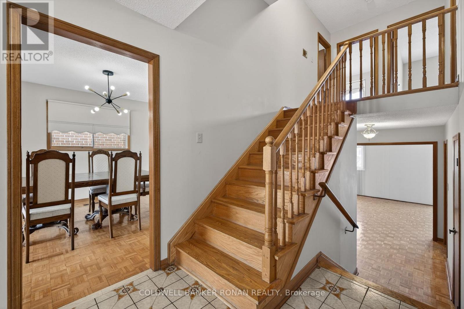 74 Minglehaze Drive, Toronto, Ontario  M9V 4W9 - Photo 5 - W12730458