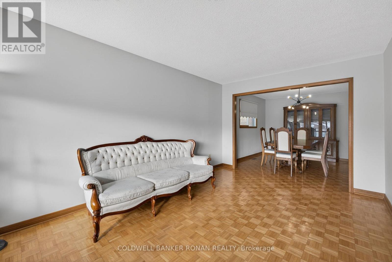 74 Minglehaze Drive, Toronto, Ontario  M9V 4W9 - Photo 8 - W12730458