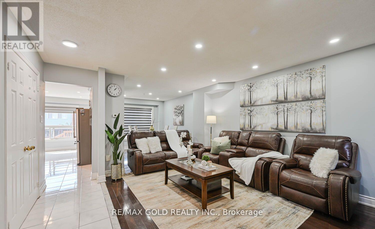 101 Beaconsfield Avenue, Brampton, Ontario  L6Y 4R6 - Photo 9 - W12730468