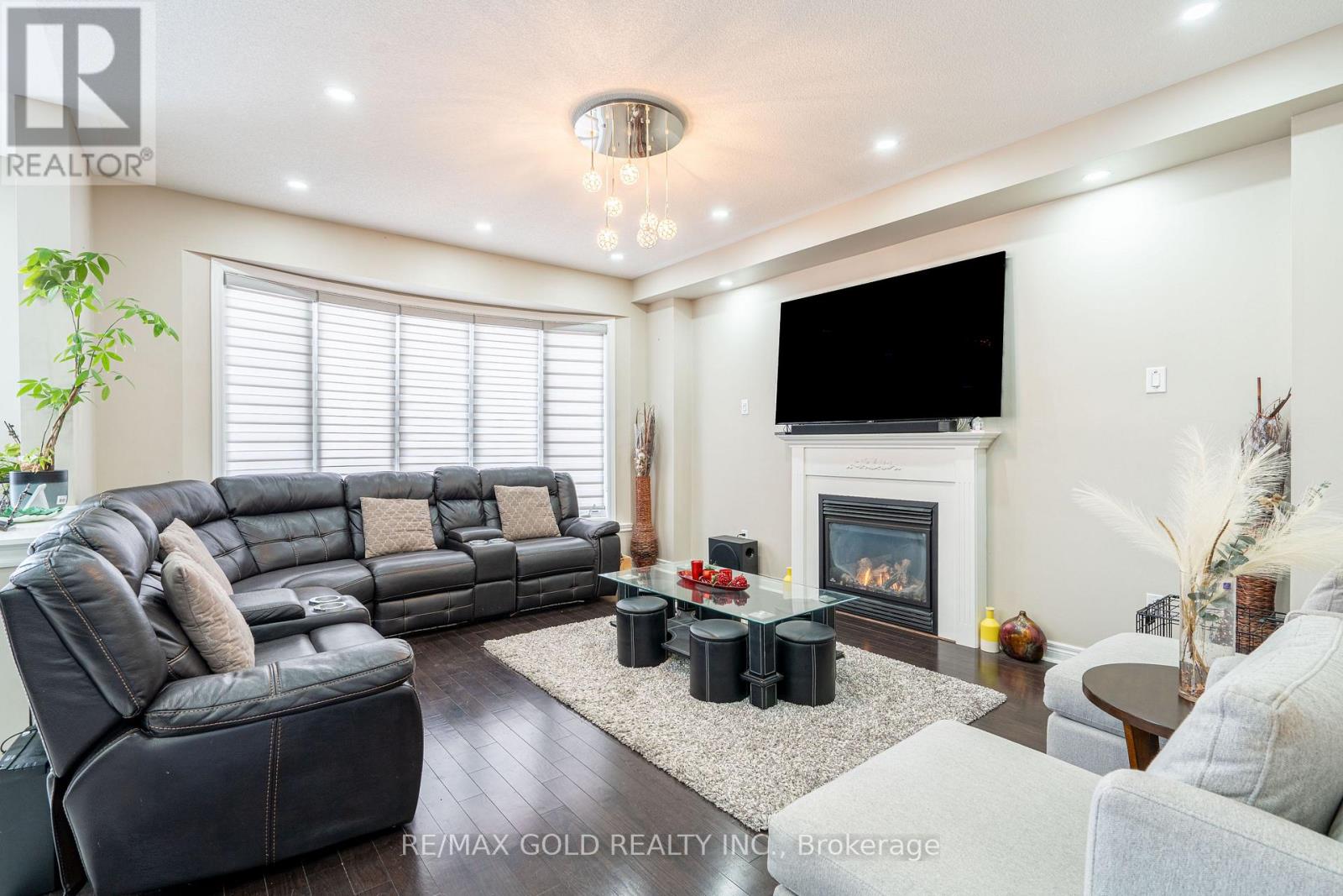 12 Torraville Street, Brampton, Ontario  L6R 0Y5 - Photo 8 - W12730482