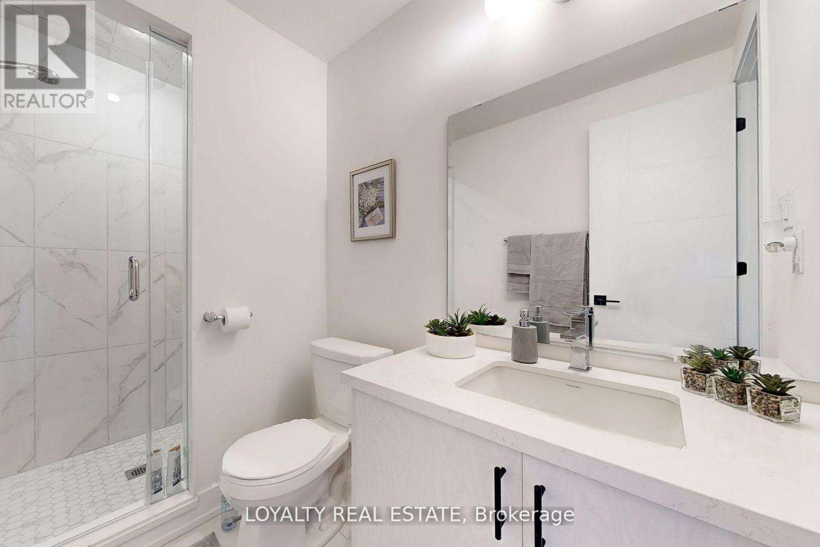 40b L Monclova Road, Toronto, Ontario  M3M 0A6 - Photo 10 - W12730492