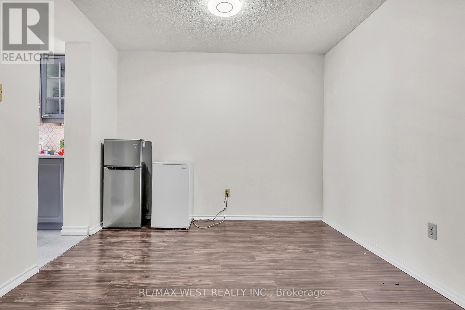 1107 - 100 County Court Boulevard, Brampton, Ontario  L6W 3X1 - Photo 11 - W12730512