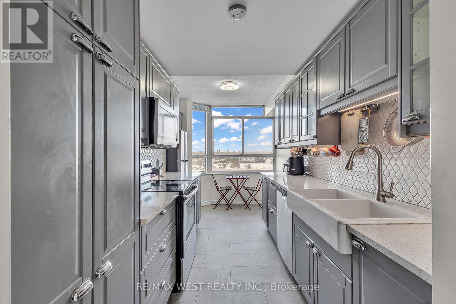 1107 - 100 County Court Boulevard, Brampton, Ontario  L6W 3X1 - Photo 13 - W12730512