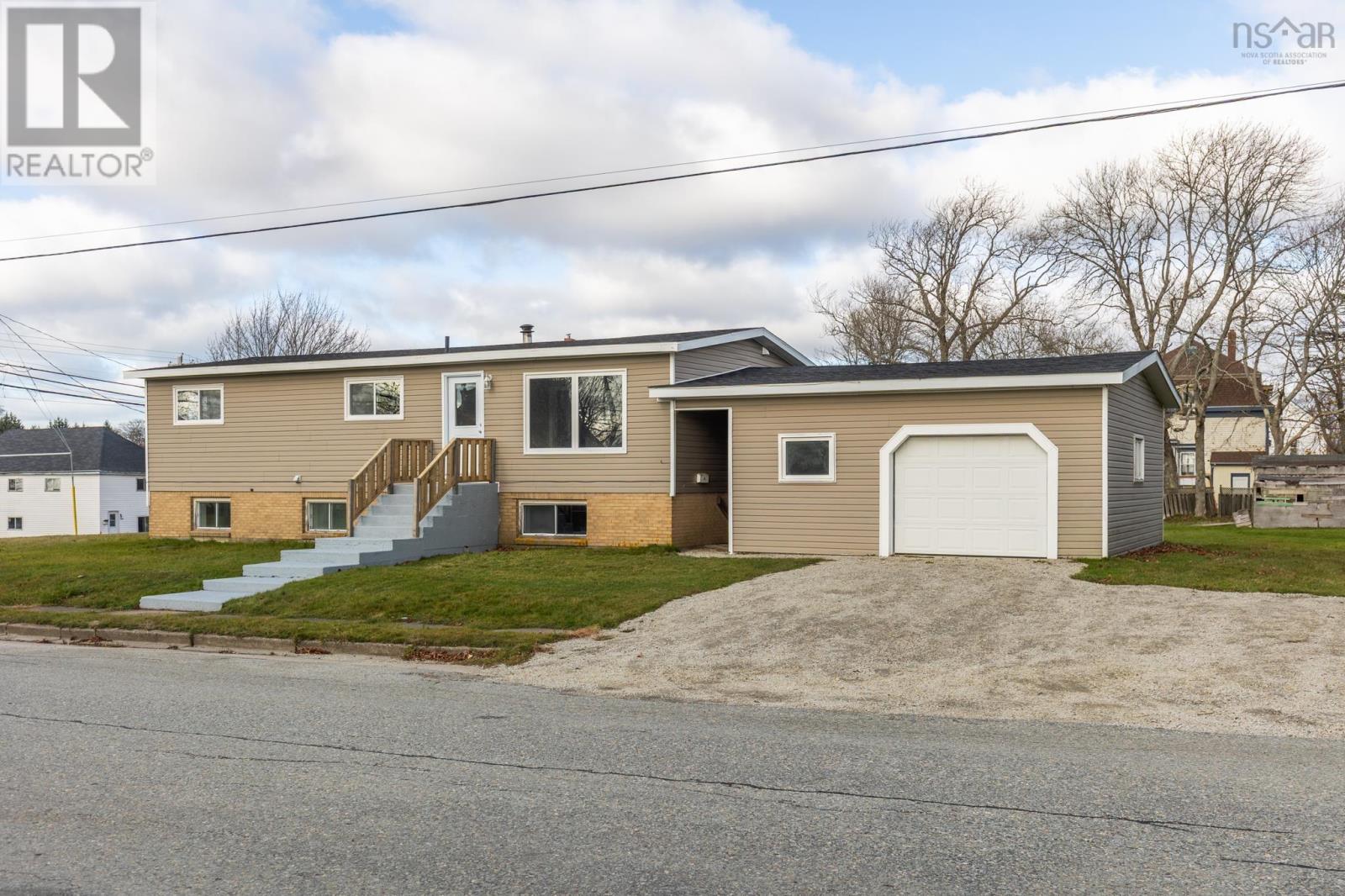 2 Huntington Street, Yarmouth, Nova Scotia