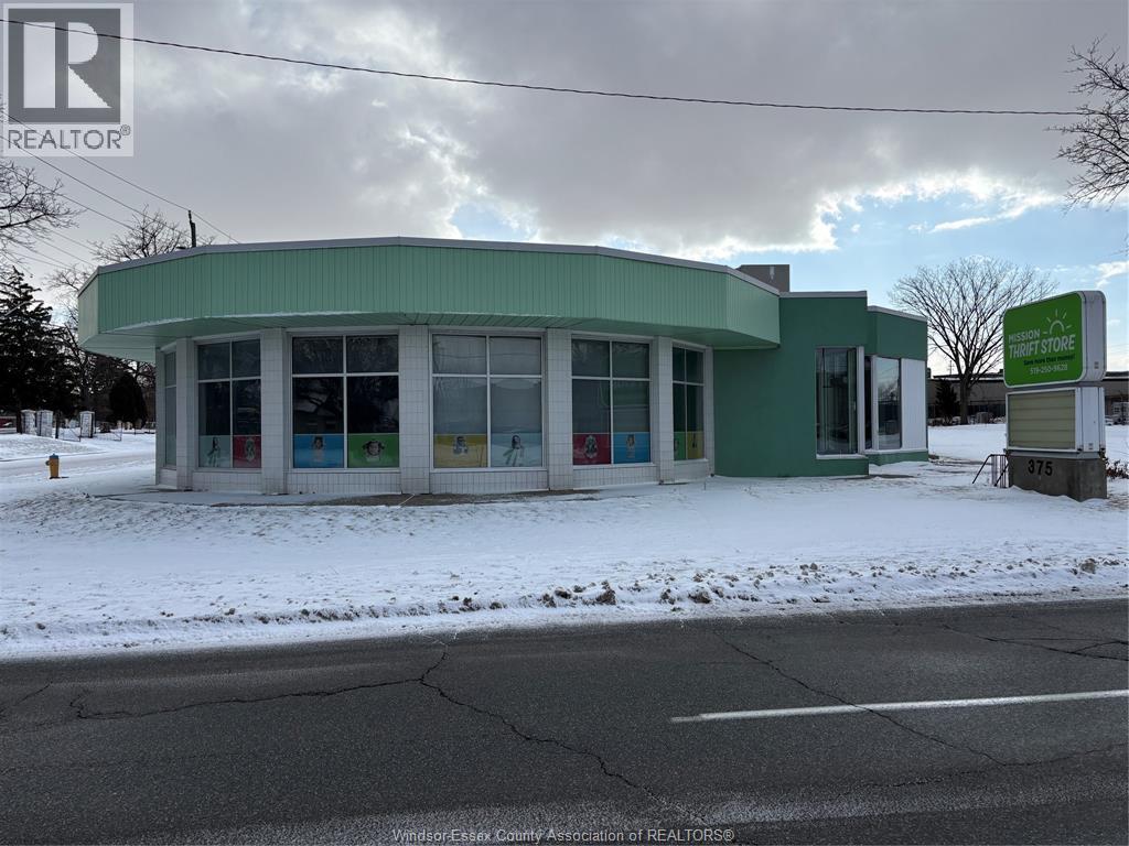 375 Giles Boulevard East, Windsor, Ontario  N9A 4C5 - Photo 3 - 26001958