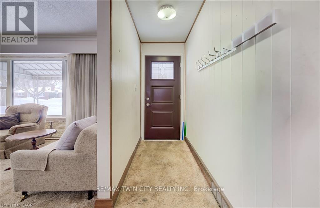 33 Elginfield Drive, Guelph, Ontario  N1E 4E5 - Photo 4 - X12730462