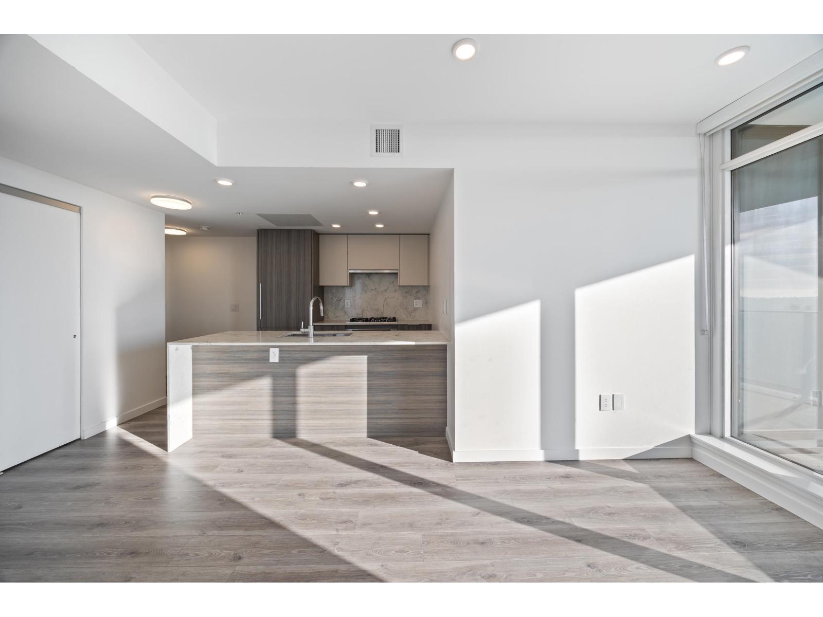 1804 10333 133 Street, Surrey, British Columbia  V3T 0V1 - Photo 3 - R3083026