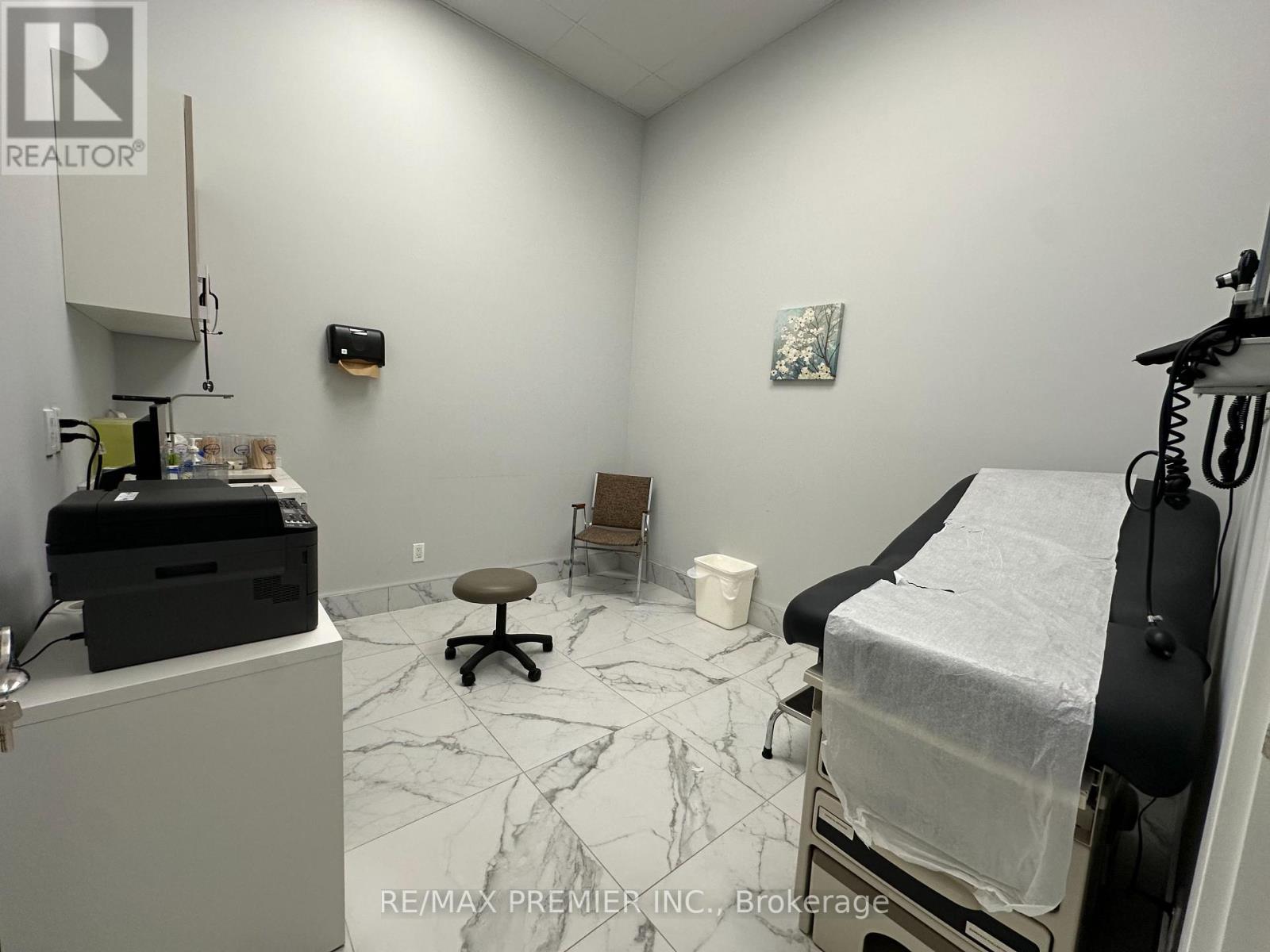 West Half - 120 Guelph Street, Halton Hills, Ontario  L7G 4A4 - Photo 15 - W12451385