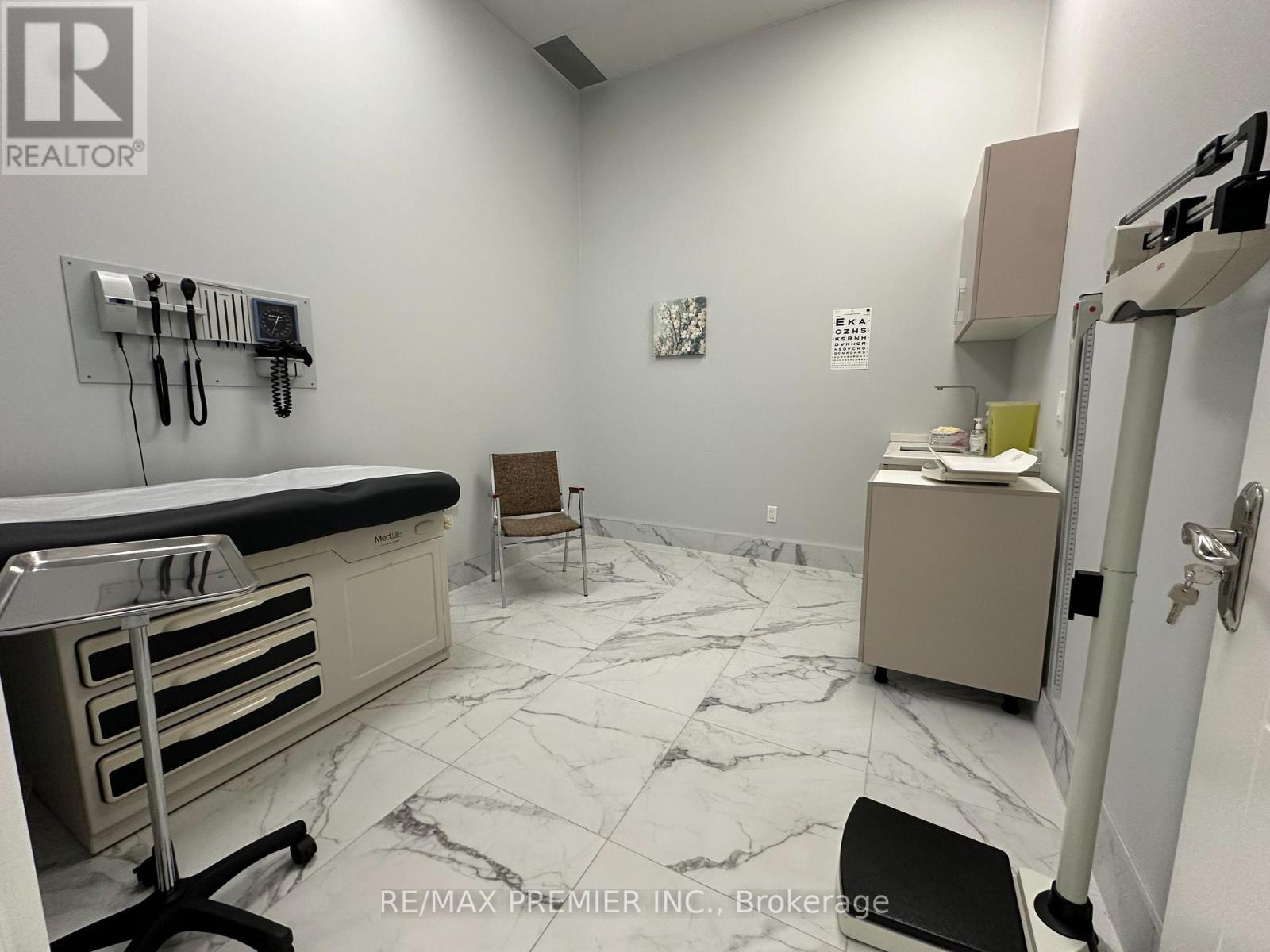 West Half - 120 Guelph Street, Halton Hills, Ontario  L7G 4A4 - Photo 16 - W12451385