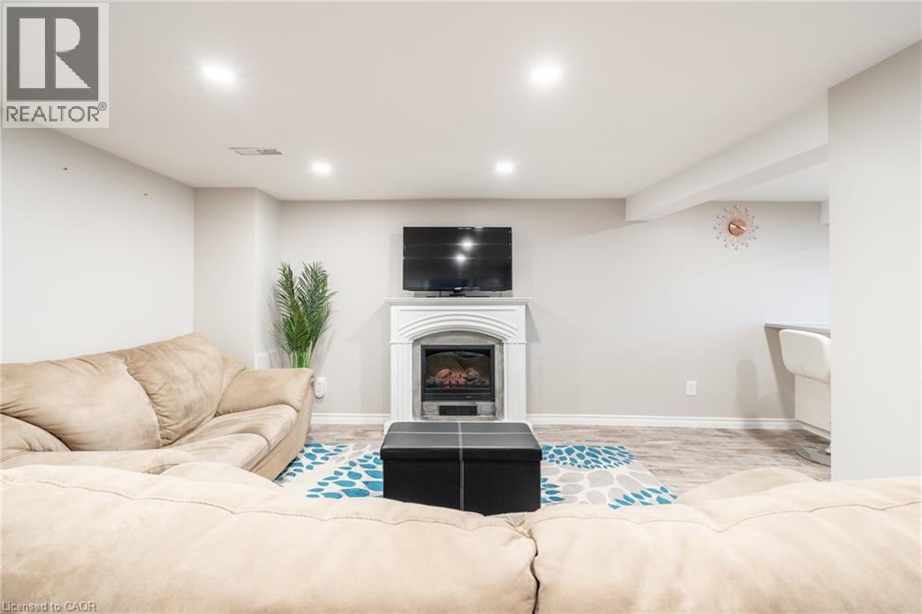 55 Ipswich Road Unit# Lower, Hamilton, Ontario  L8K 3G1 - Photo 8 - 40800870