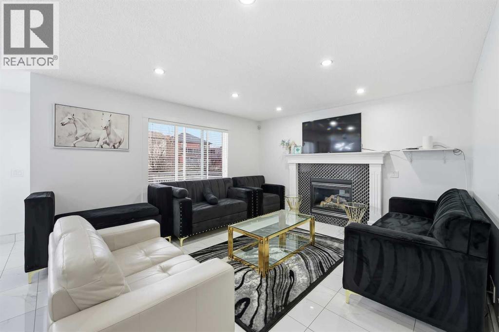 53 Martha's Place Ne, Calgary, Alberta  T3J 4P4 - Photo 4 - A2266817