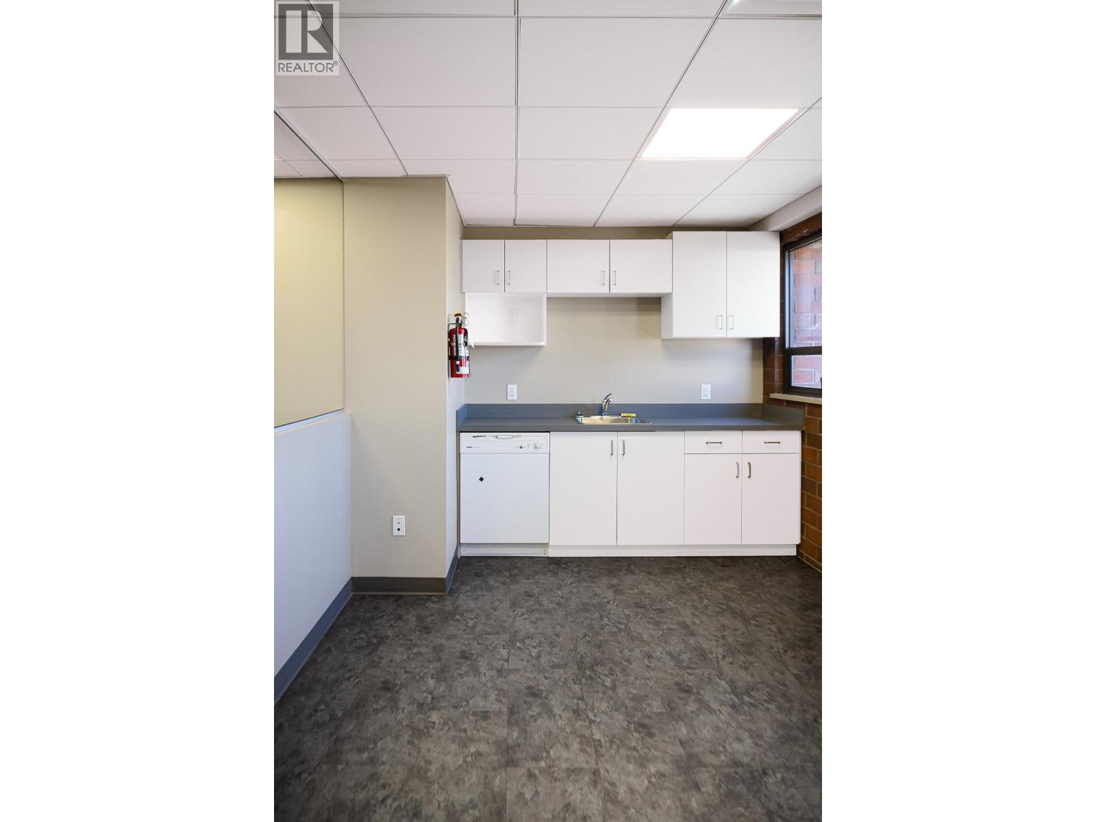 105-2544 Douglas Road, Burnaby, British Columbia  V0V 0V0 - Photo 3 - C8075457