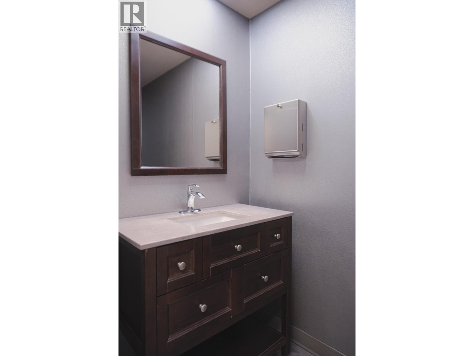 105-2544 Douglas Road, Burnaby, British Columbia  V0V 0V0 - Photo 5 - C8075457