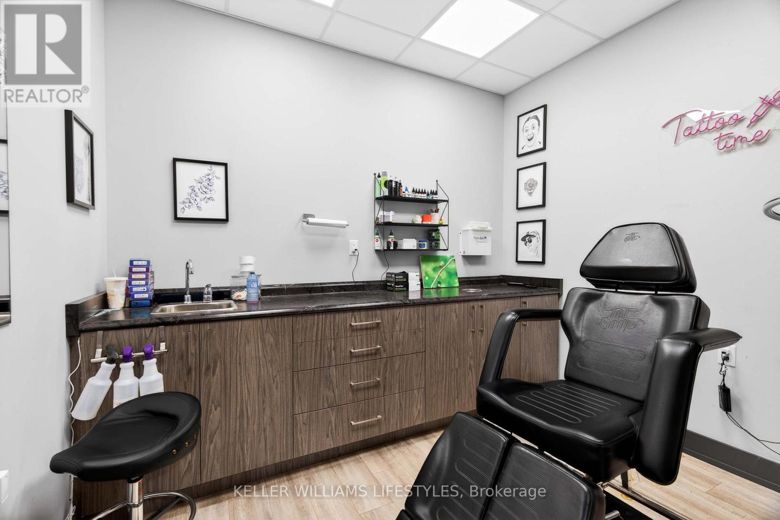 63 Front Street W, Strathroy-Caradoc, Ontario  N7G 1X6 - Photo 12 - X12730670