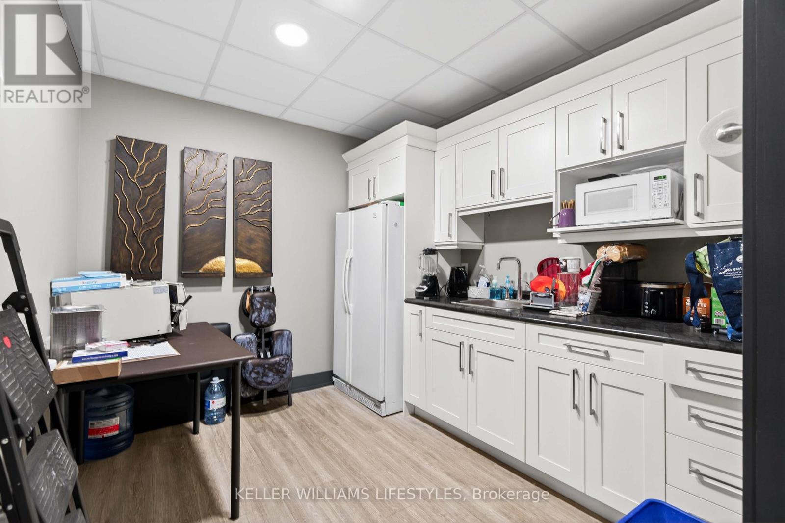 63 Front Street W, Strathroy-Caradoc, Ontario  N7G 1X6 - Photo 15 - X12730670