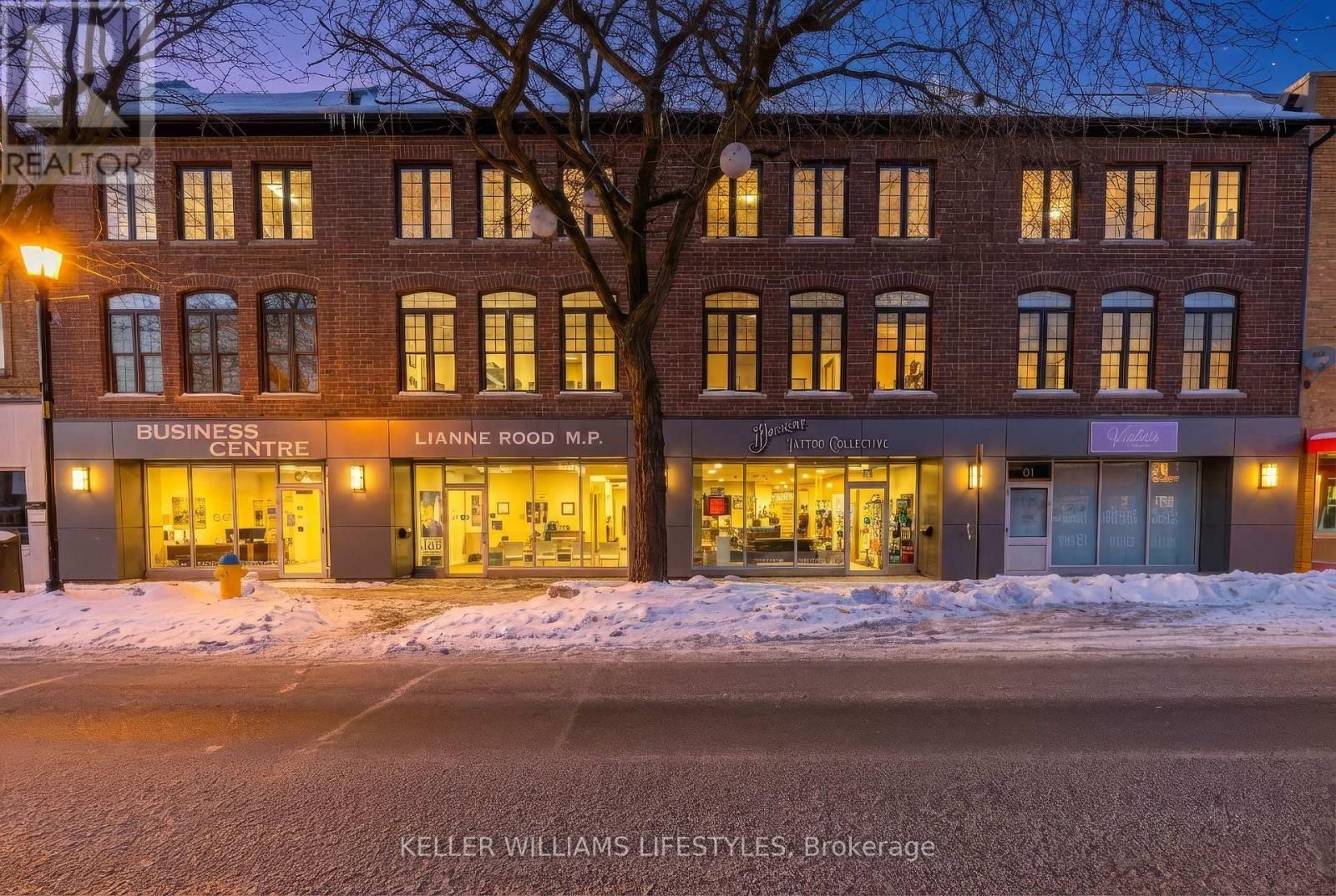 63 Front Street W, Strathroy-Caradoc, Ontario  N7G 1X6 - Photo 2 - X12730670