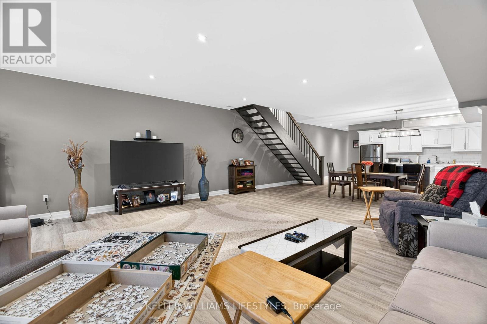 63 Front Street W, Strathroy-Caradoc, Ontario  N7G 1X6 - Photo 47 - X12730670