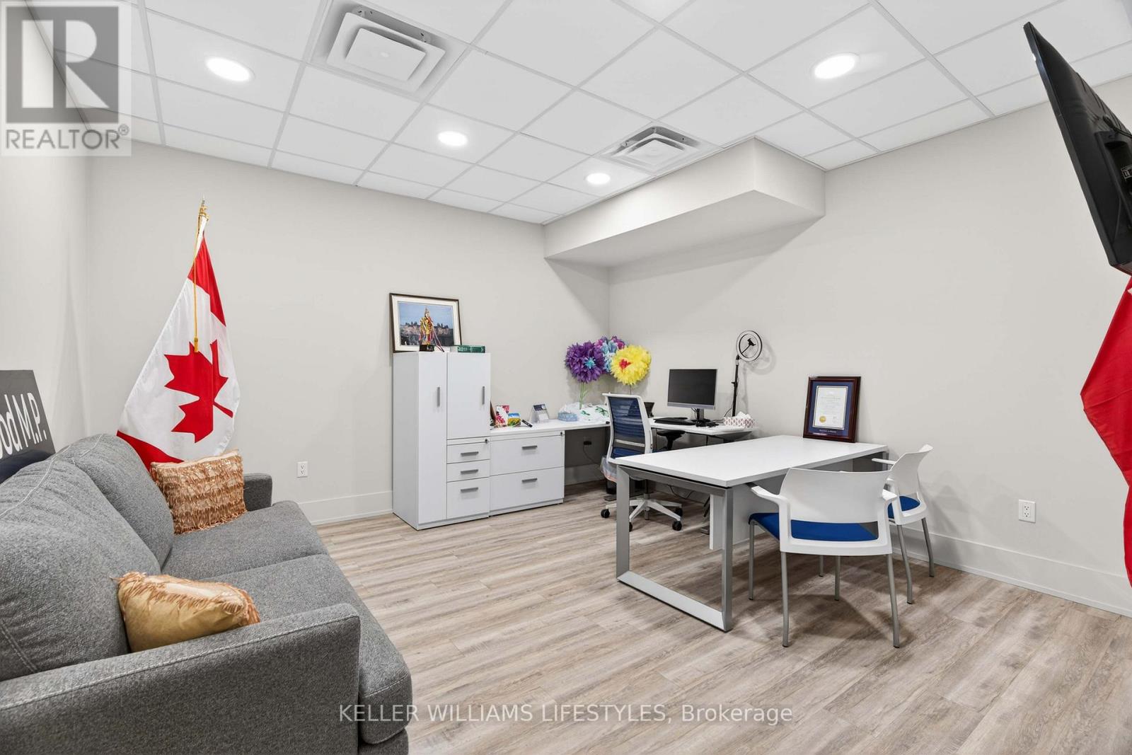 65 Front Street W, Strathroy-Caradoc, Ontario  N7G 1X6 - Photo 17 - X12730674