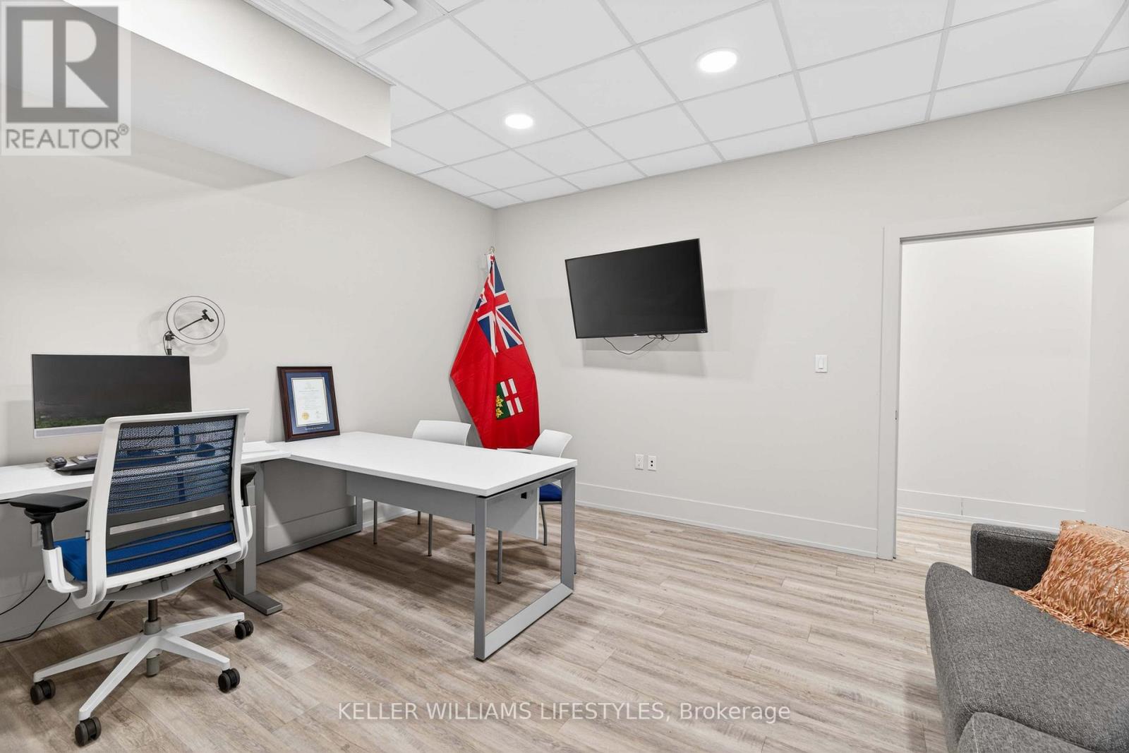 65 Front Street W, Strathroy-Caradoc, Ontario  N7G 1X6 - Photo 18 - X12730674