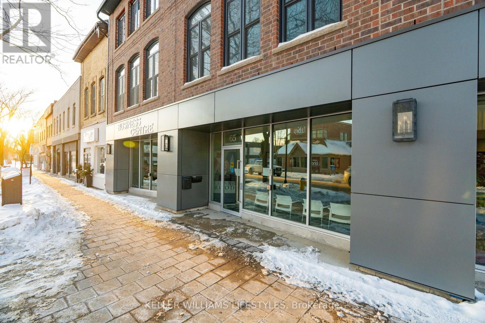 65 Front Street W, Strathroy-Caradoc, Ontario  N7G 1X6 - Photo 2 - X12730674