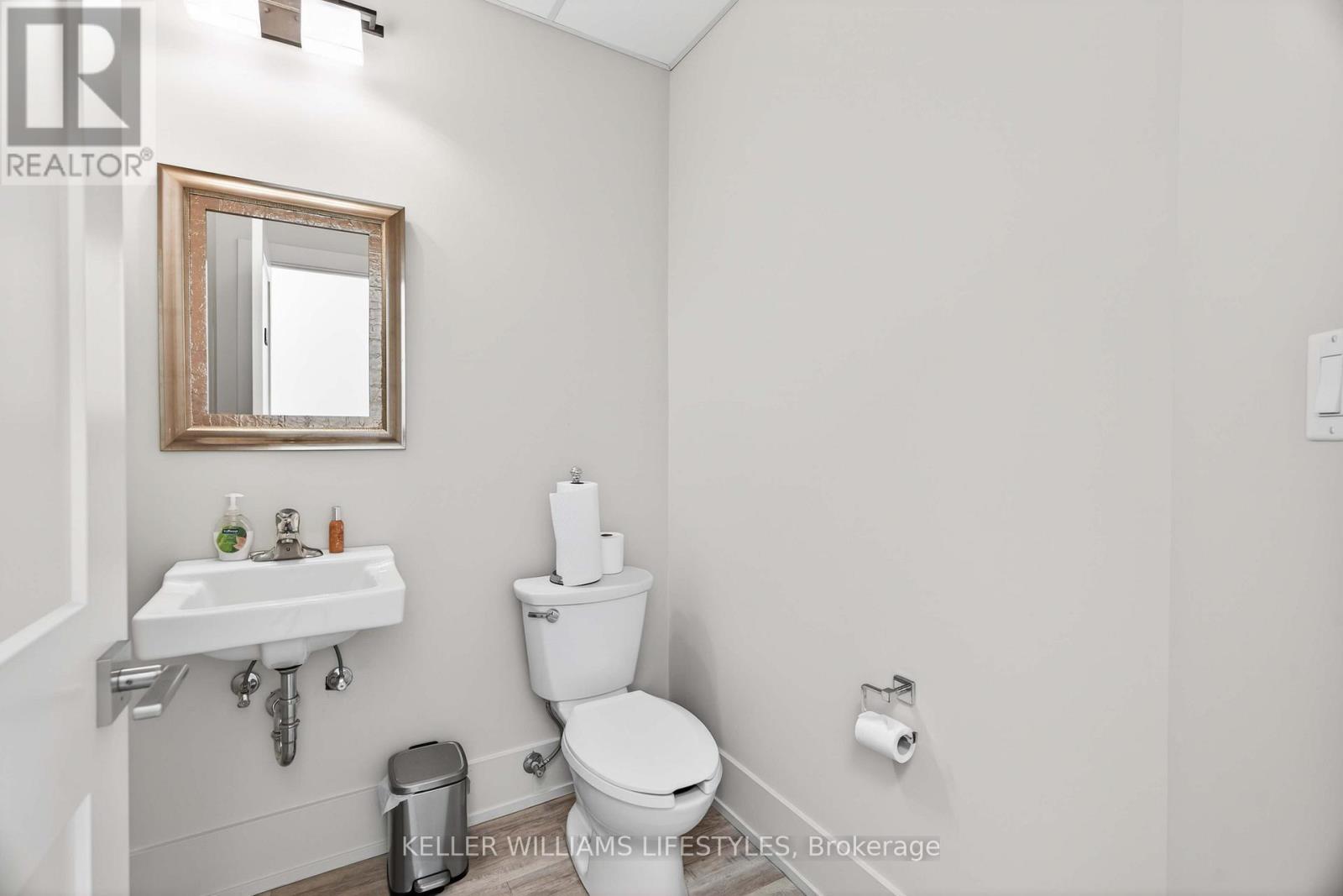 65 Front Street W, Strathroy-Caradoc, Ontario  N7G 1X6 - Photo 24 - X12730674