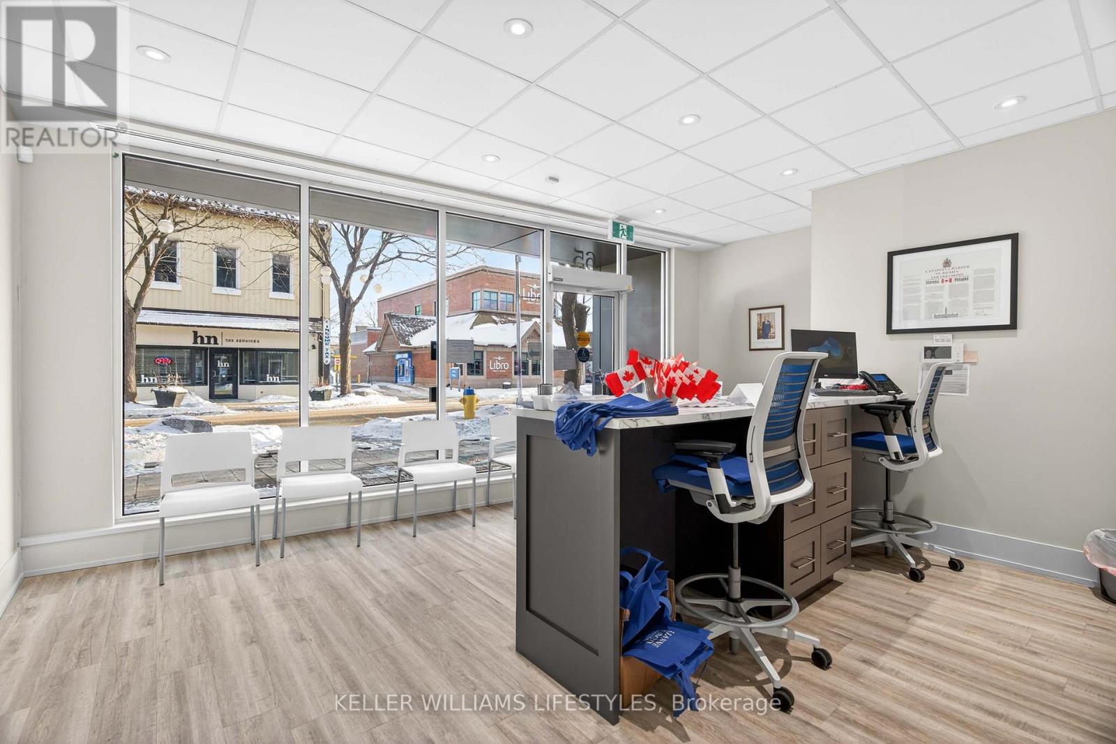 65 Front Street W, Strathroy-Caradoc, Ontario  N7G 1X6 - Photo 3 - X12730674